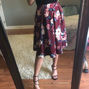 Gorgeous Floral Skirt!!